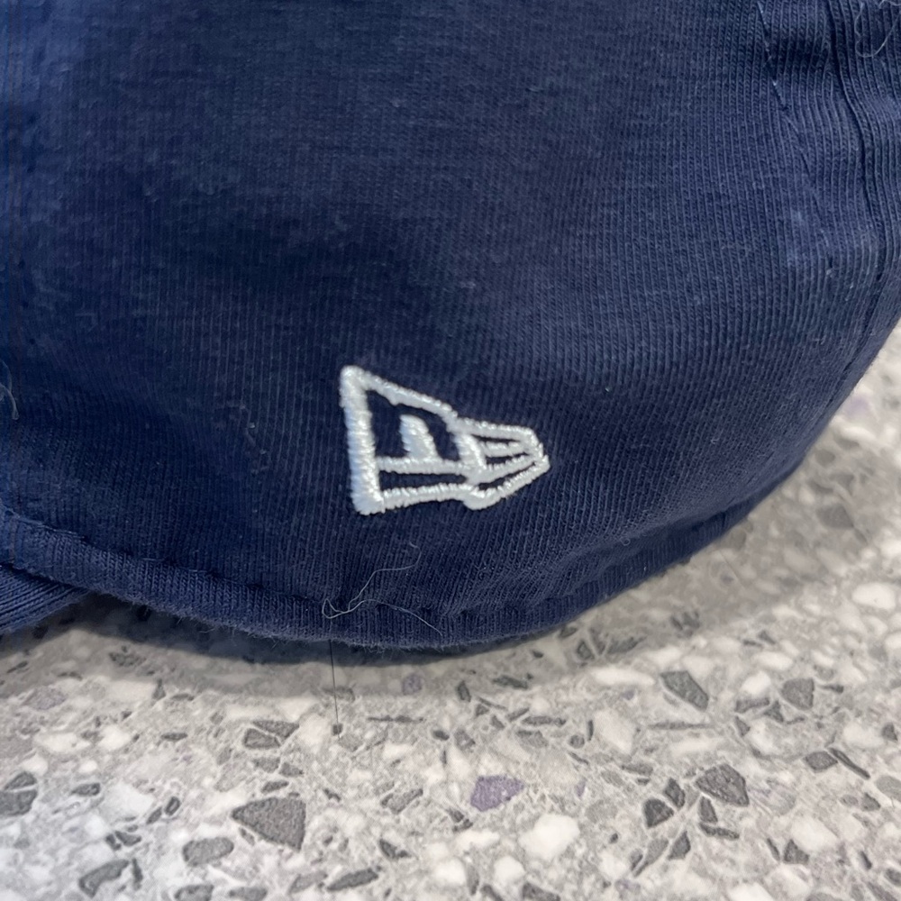 New Era Yankees Youth Two-Tone Navy and Gray Cap with Red Logo - Picture 5 of 9